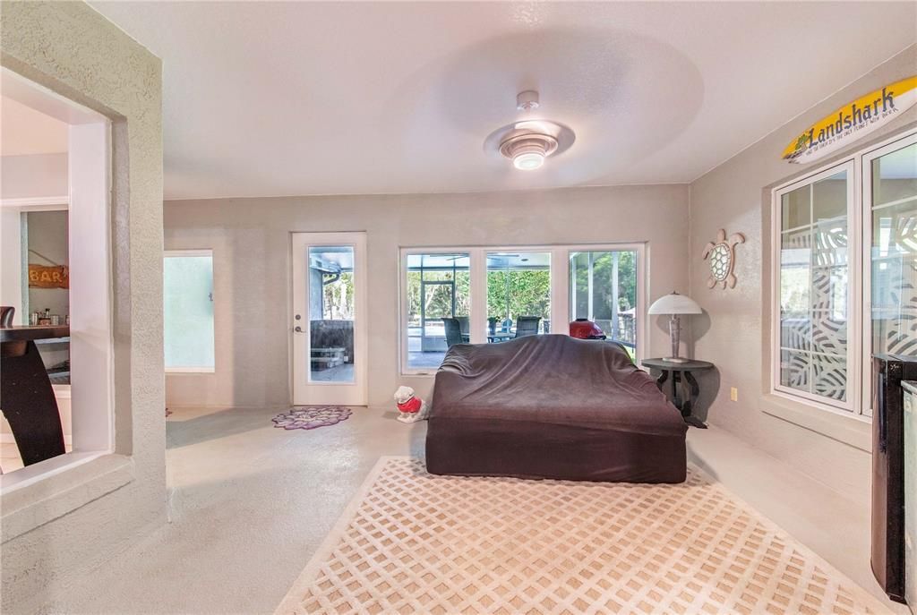 En Venta: $799,000 (3 camas, 2 baños, 2052 Pies cuadrados)