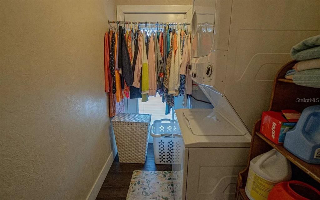 На продажу: $409,995 (3 спален, 3 ванн, 1990 Квадратных фут)