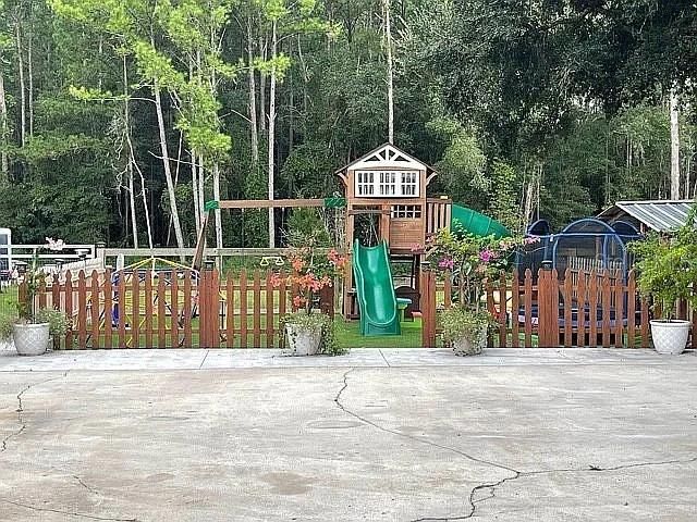 На продажу: $409,995 (3 спален, 3 ванн, 1990 Квадратных фут)