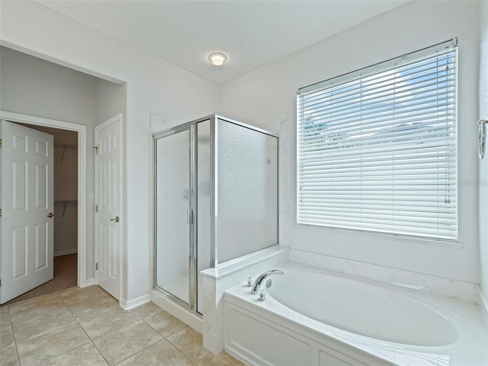 На продажу: $349,900 (3 спален, 2 ванн, 1870 Квадратных фут)