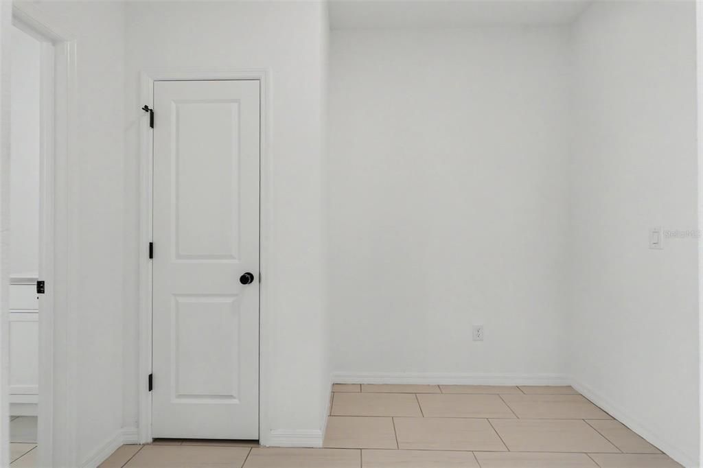 En Venta: $419,900 (4 camas, 2 baños, 2683 Pies cuadrados)