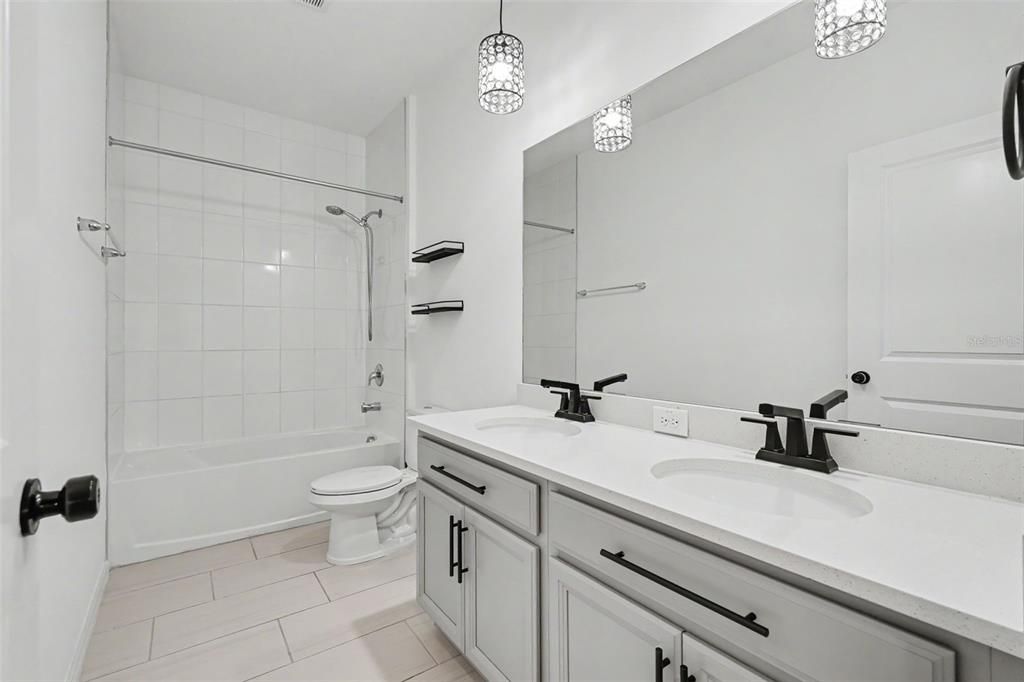 En Venta: $419,900 (4 camas, 2 baños, 2683 Pies cuadrados)