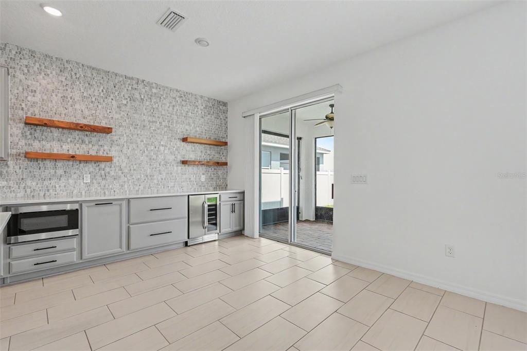 En Venta: $419,900 (4 camas, 2 baños, 2683 Pies cuadrados)