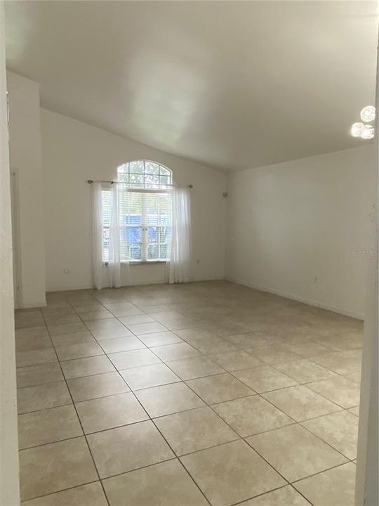 En Venta: $465,000 (4 camas, 3 baños, 1940 Pies cuadrados)