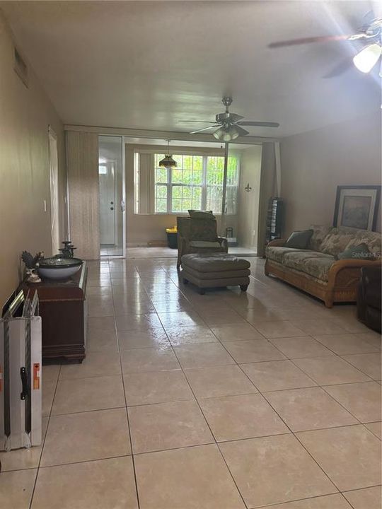 For Sale: $113,000 (2 beds, 2 baths, 932 Square Feet)