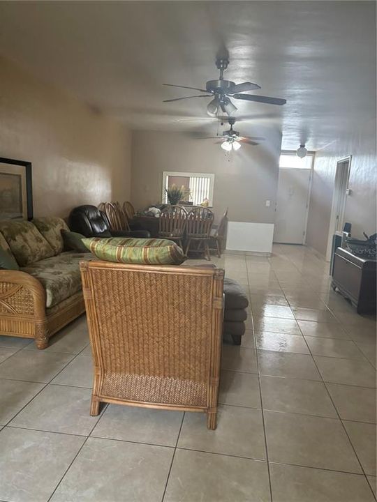 For Sale: $113,000 (2 beds, 2 baths, 932 Square Feet)