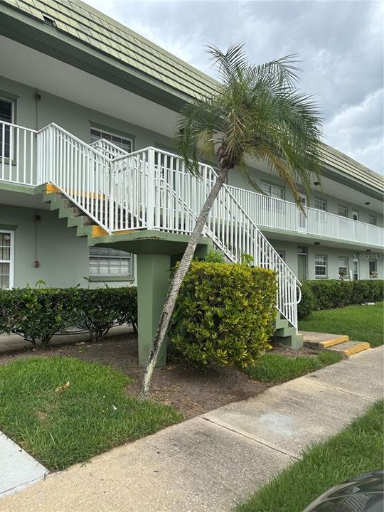 For Sale: $113,000 (2 beds, 2 baths, 932 Square Feet)