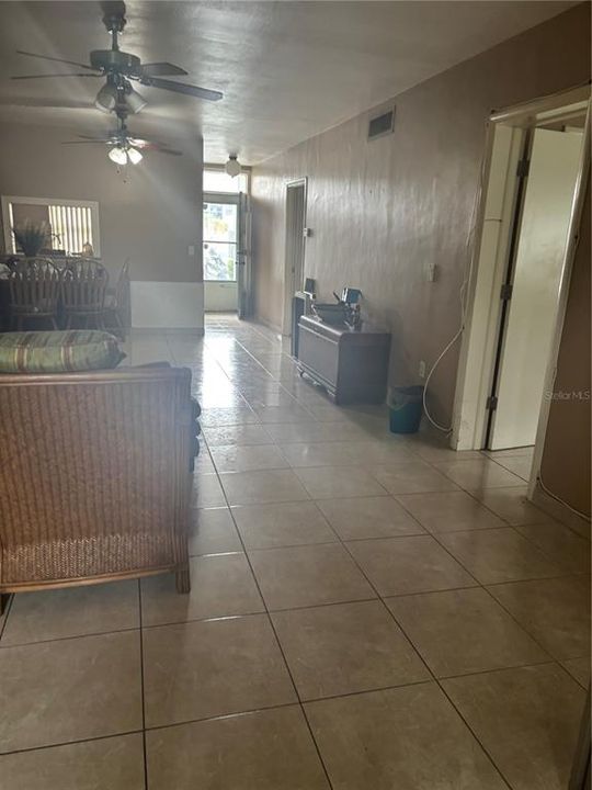 For Sale: $113,000 (2 beds, 2 baths, 932 Square Feet)