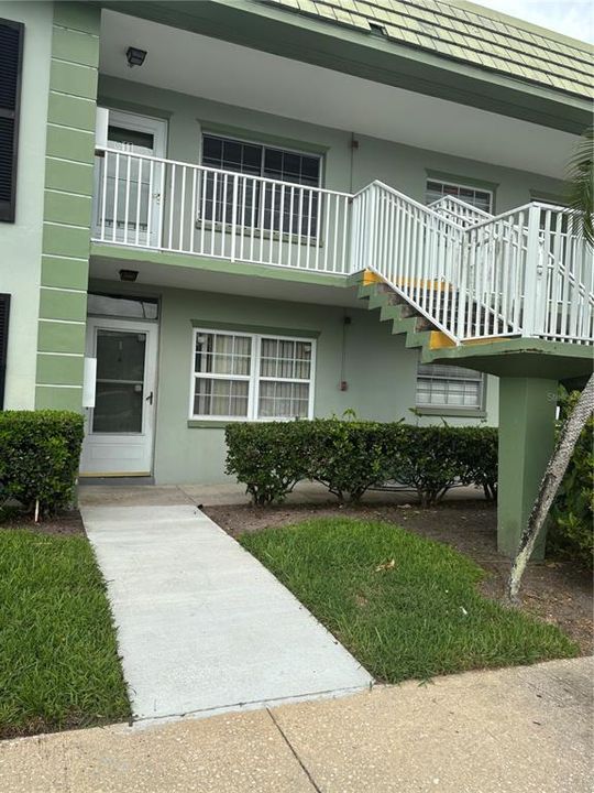 For Sale: $113,000 (2 beds, 2 baths, 932 Square Feet)