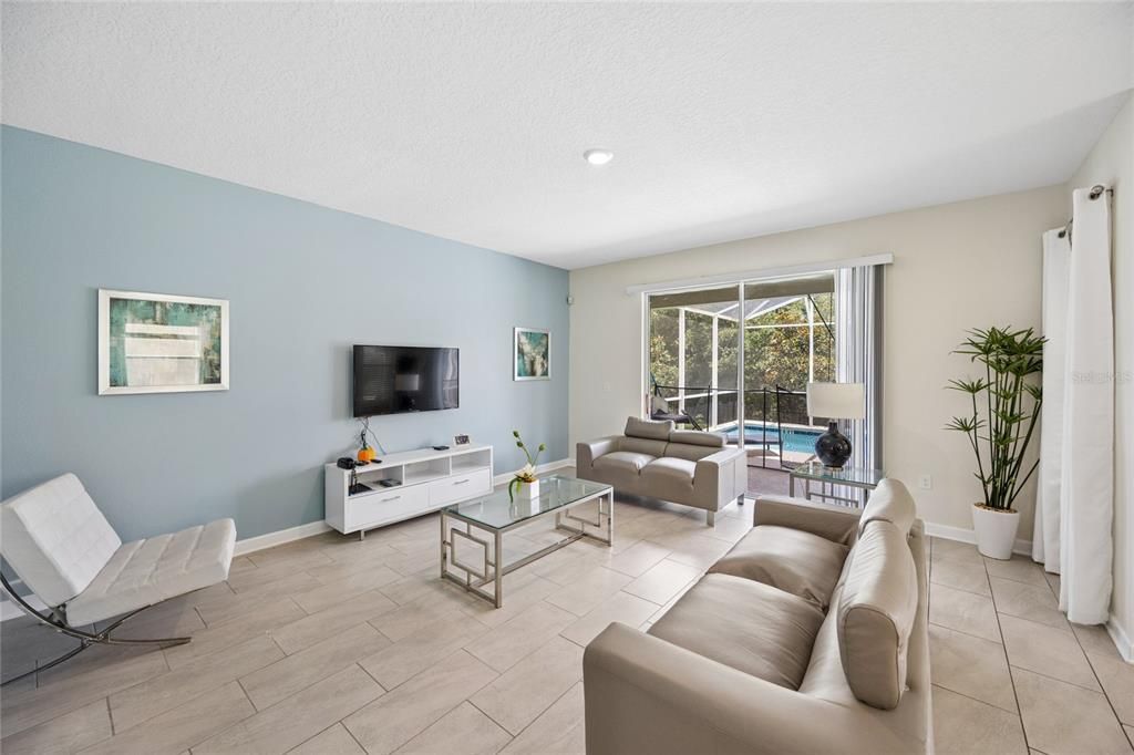 En Venta: $659,000 (6 camas, 5 baños, 3291 Pies cuadrados)