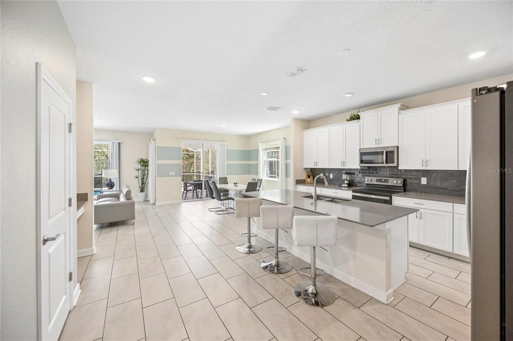 En Venta: $659,000 (6 camas, 5 baños, 3291 Pies cuadrados)