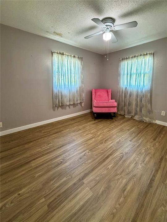 En Venta: $385,000 (3 camas, 2 baños, 1662 Pies cuadrados)