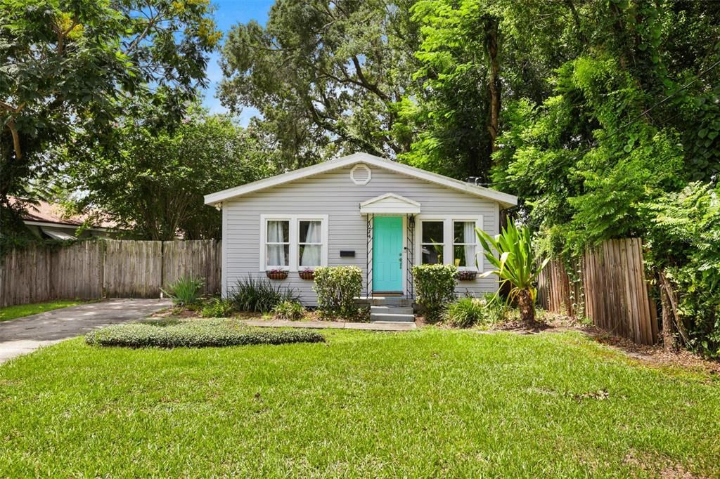 For Sale: $349,900 (2 beds, 1 baths, 805 Square Feet)