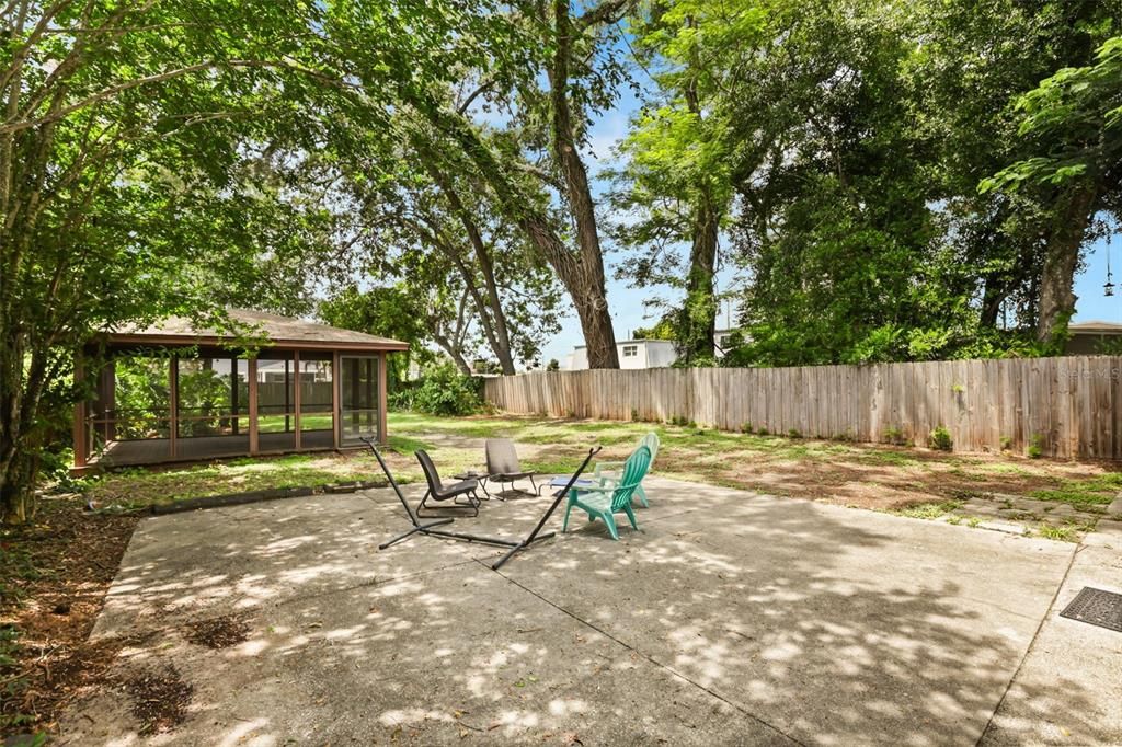 For Sale: $349,900 (2 beds, 1 baths, 805 Square Feet)