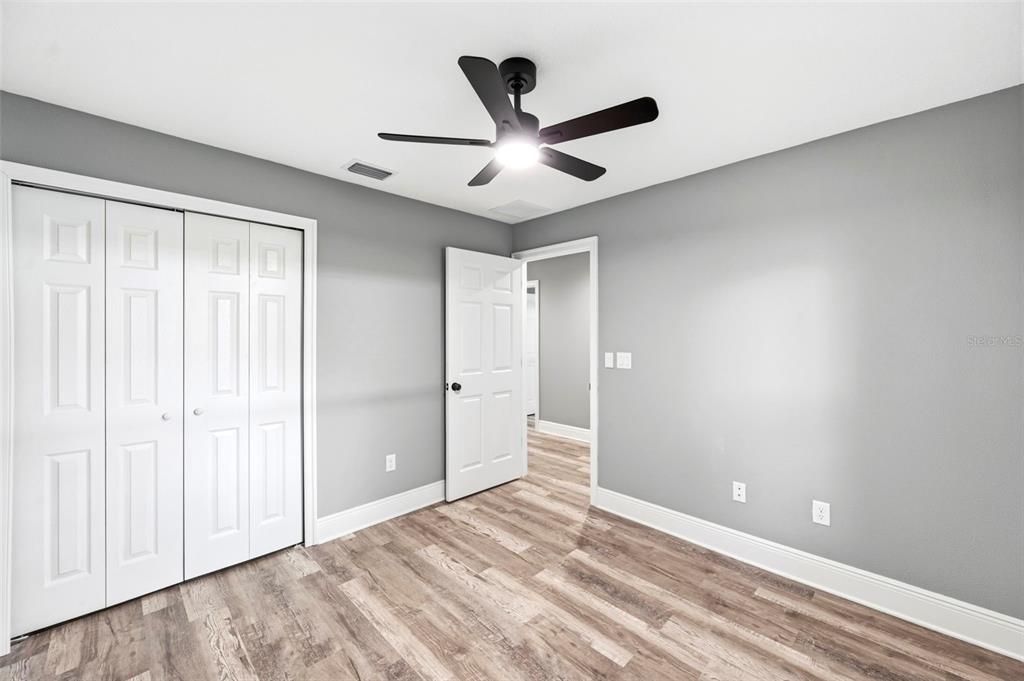 For Sale: $350,000 (3 beds, 2 baths, 1296 Square Feet)
