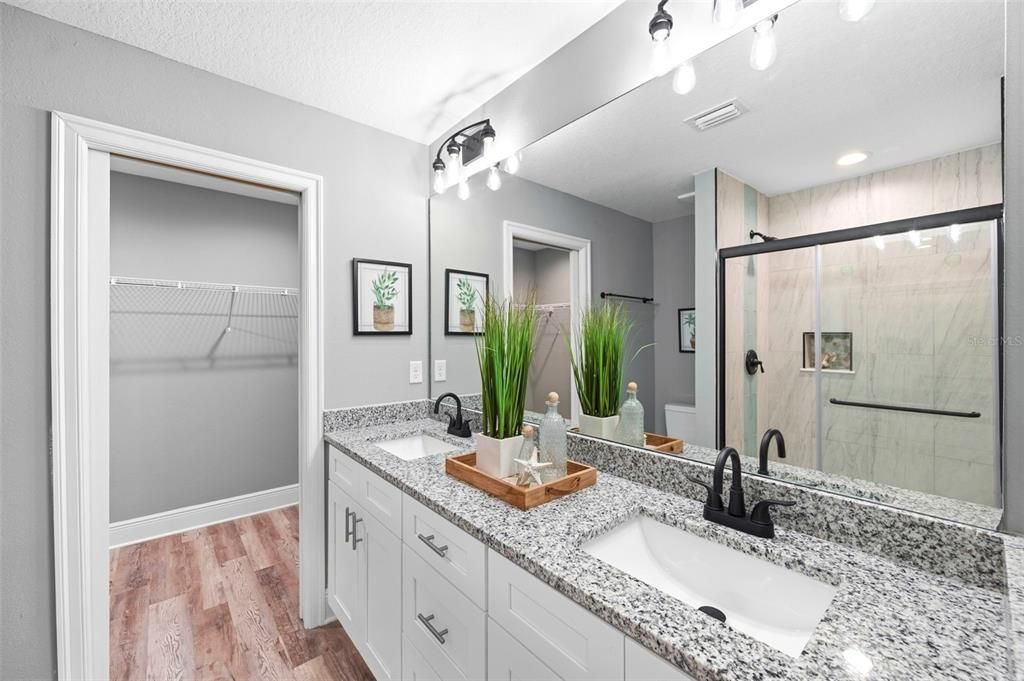 For Sale: $350,000 (3 beds, 2 baths, 1296 Square Feet)