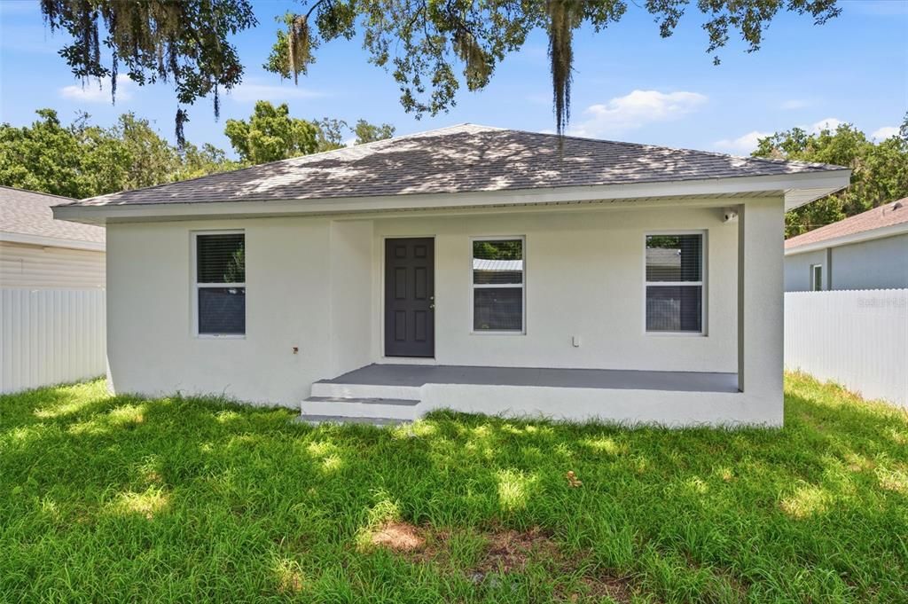 For Sale: $350,000 (3 beds, 2 baths, 1296 Square Feet)
