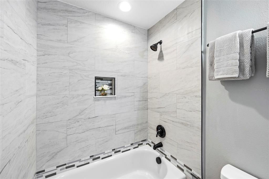 For Sale: $350,000 (3 beds, 2 baths, 1296 Square Feet)