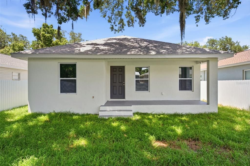 For Sale: $350,000 (3 beds, 2 baths, 1296 Square Feet)