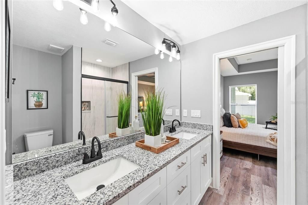 For Sale: $350,000 (3 beds, 2 baths, 1296 Square Feet)
