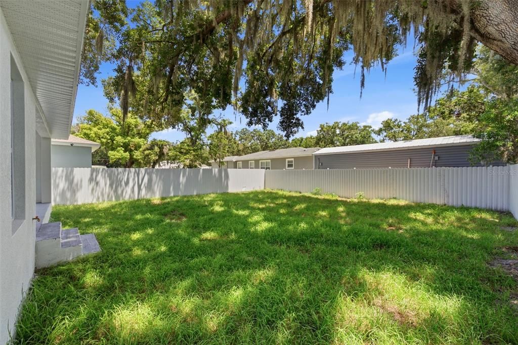 For Sale: $350,000 (3 beds, 2 baths, 1296 Square Feet)