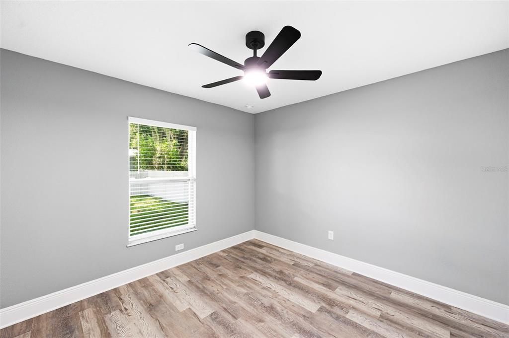 For Sale: $350,000 (3 beds, 2 baths, 1296 Square Feet)