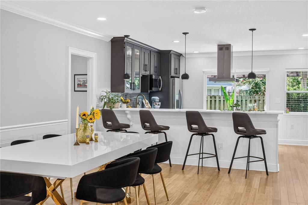 En Venta: $888,000 (4 camas, 3 baños, 2166 Pies cuadrados)