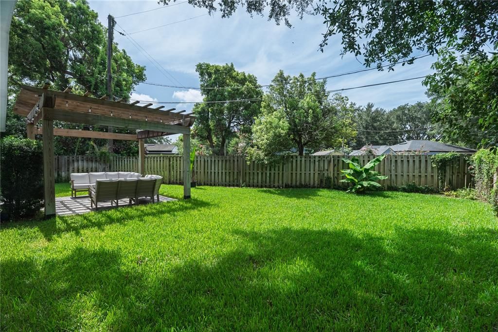 En Venta: $888,000 (4 camas, 3 baños, 2166 Pies cuadrados)