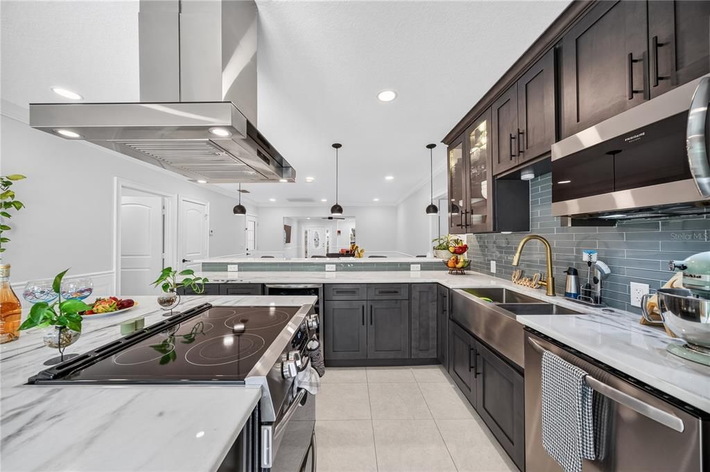 En Venta: $888,000 (4 camas, 3 baños, 2166 Pies cuadrados)