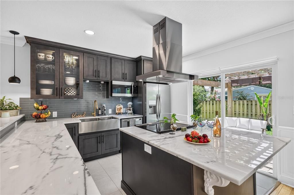 En Venta: $888,000 (4 camas, 3 baños, 2166 Pies cuadrados)