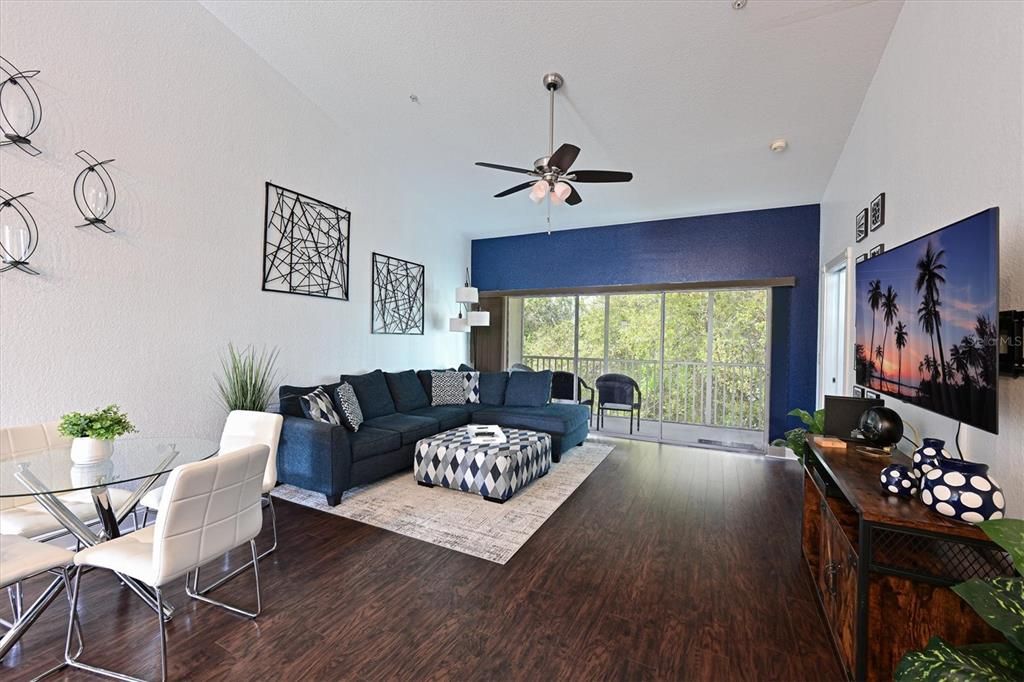 For Sale: $240,000 (2 beds, 2 baths, 1346 Square Feet)