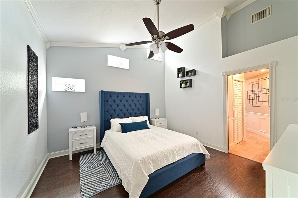 For Sale: $240,000 (2 beds, 2 baths, 1346 Square Feet)