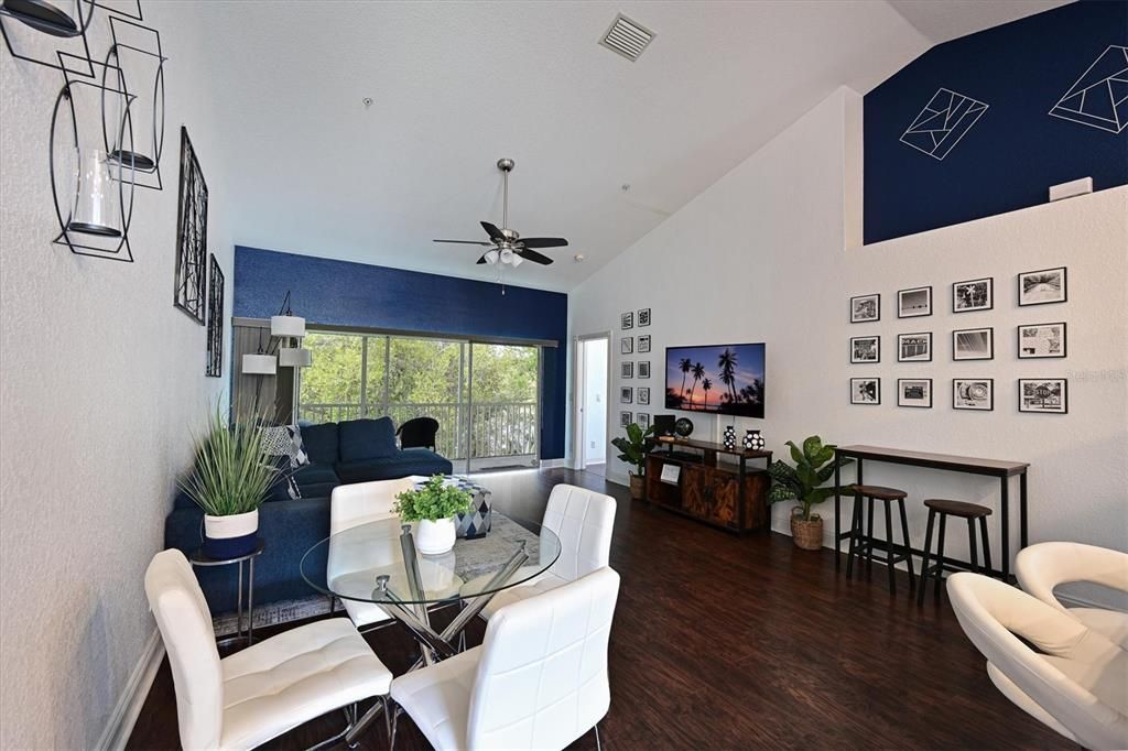 For Sale: $240,000 (2 beds, 2 baths, 1346 Square Feet)