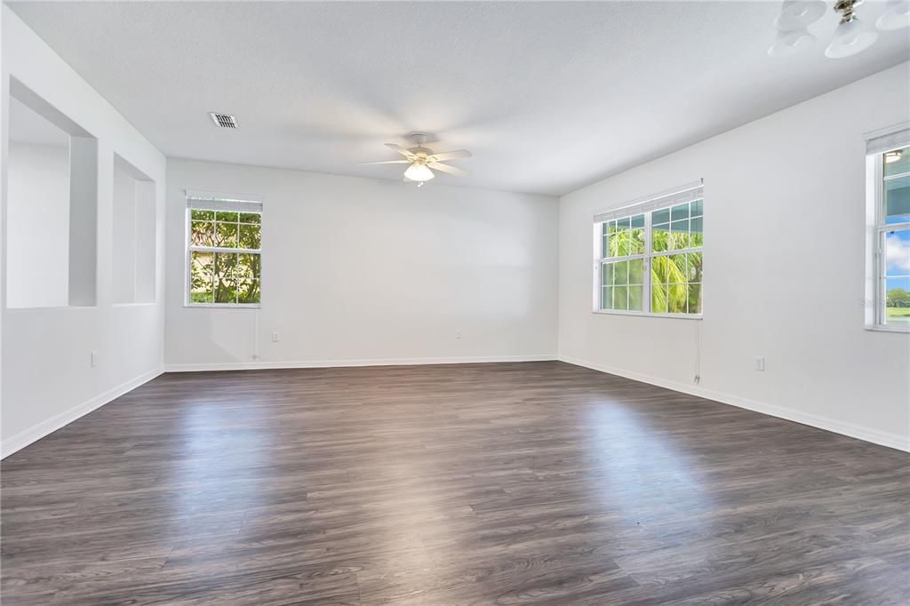 For Sale: $534,900 (4 beds, 2 baths, 3653 Square Feet)