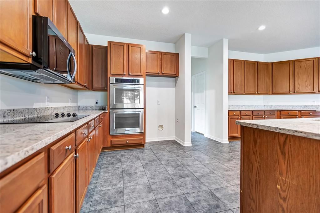 For Sale: $534,900 (4 beds, 2 baths, 3653 Square Feet)