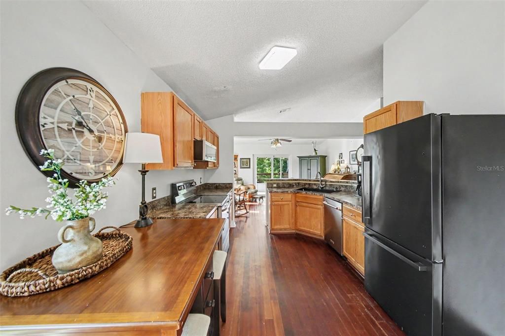En Venta: $350,000 (4 camas, 2 baños, 1874 Pies cuadrados)