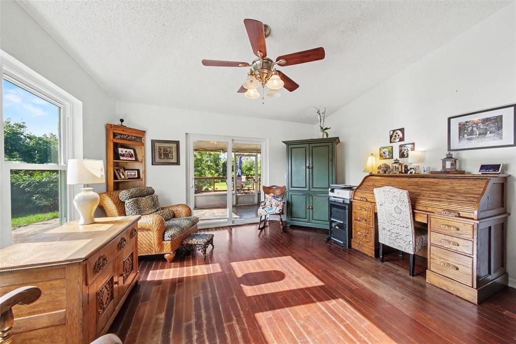 En Venta: $350,000 (4 camas, 2 baños, 1874 Pies cuadrados)