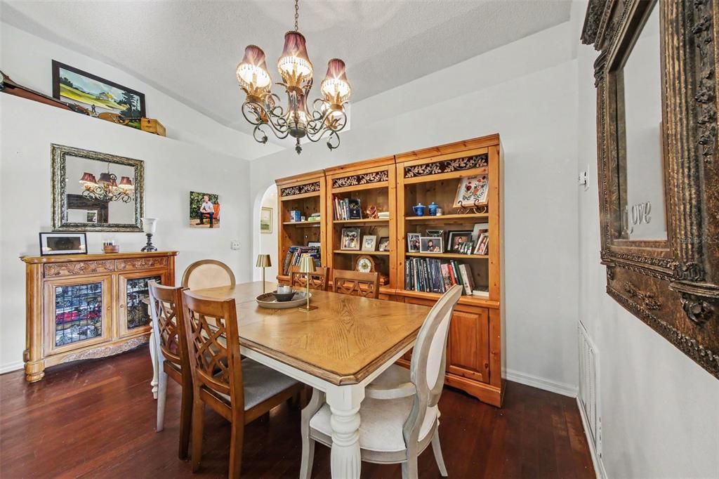 En Venta: $350,000 (4 camas, 2 baños, 1874 Pies cuadrados)