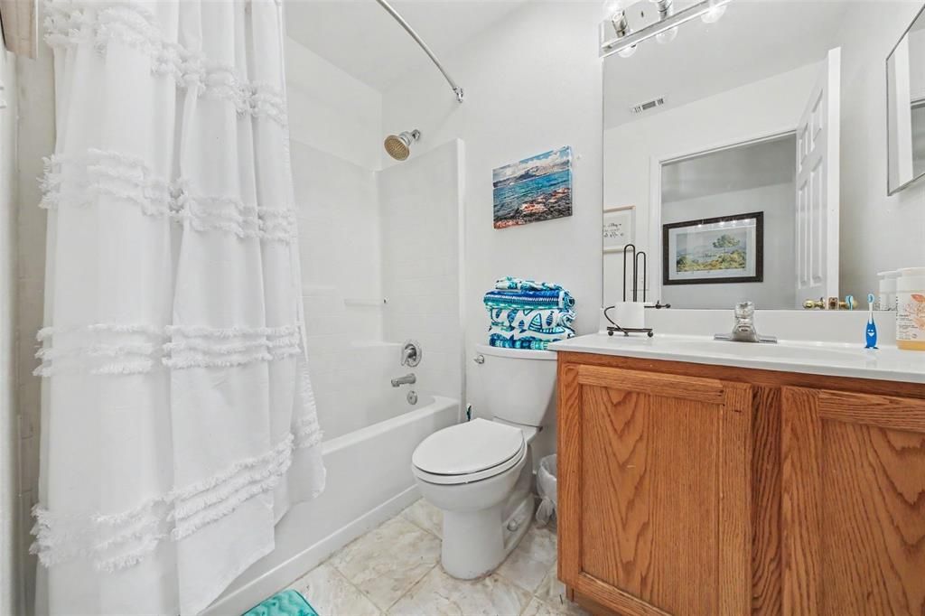 En Venta: $350,000 (4 camas, 2 baños, 1874 Pies cuadrados)