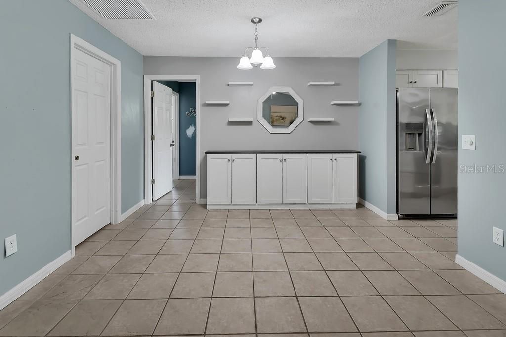 En Venta: $365,000 (3 camas, 2 baños, 1695 Pies cuadrados)