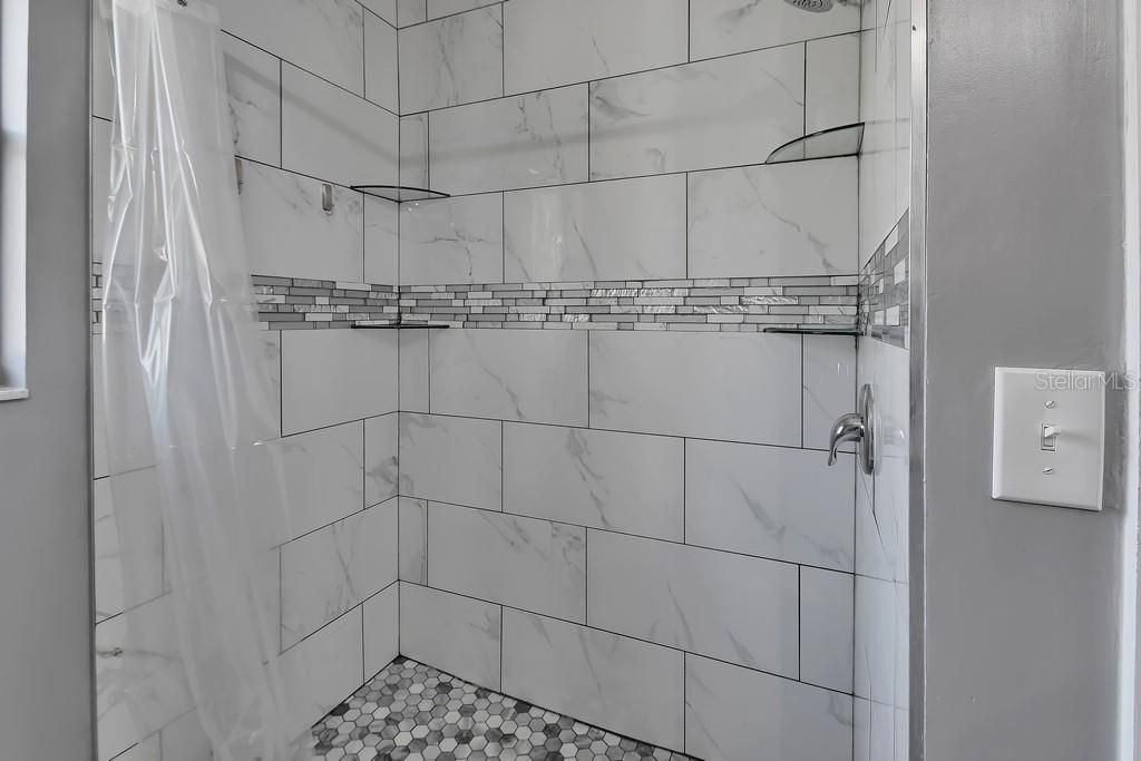 En Venta: $365,000 (3 camas, 2 baños, 1695 Pies cuadrados)