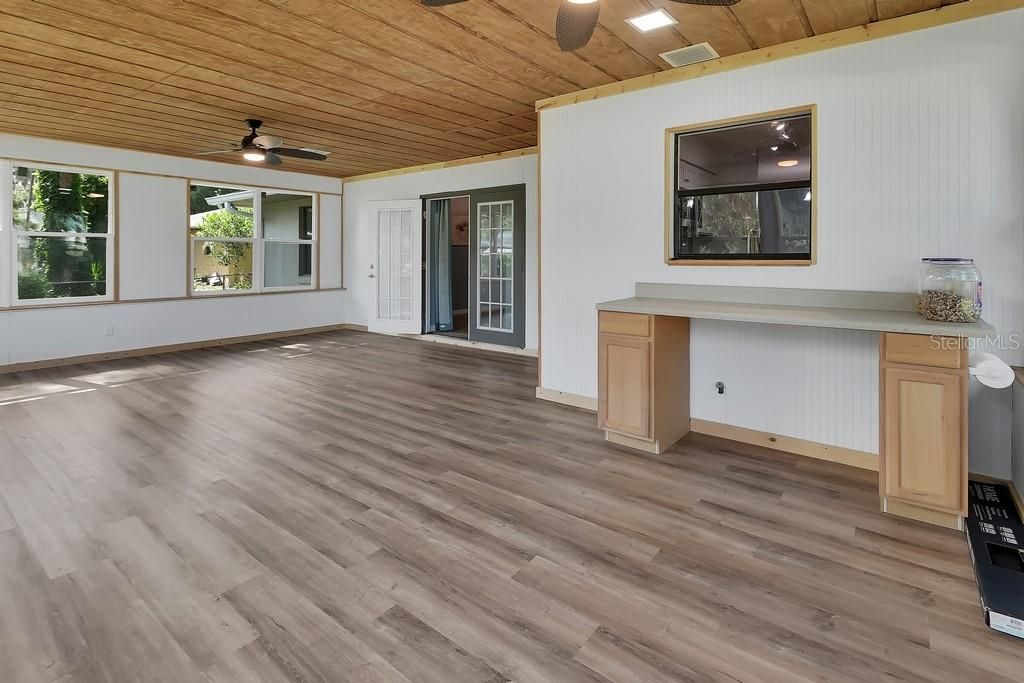 En Venta: $365,000 (3 camas, 2 baños, 1695 Pies cuadrados)