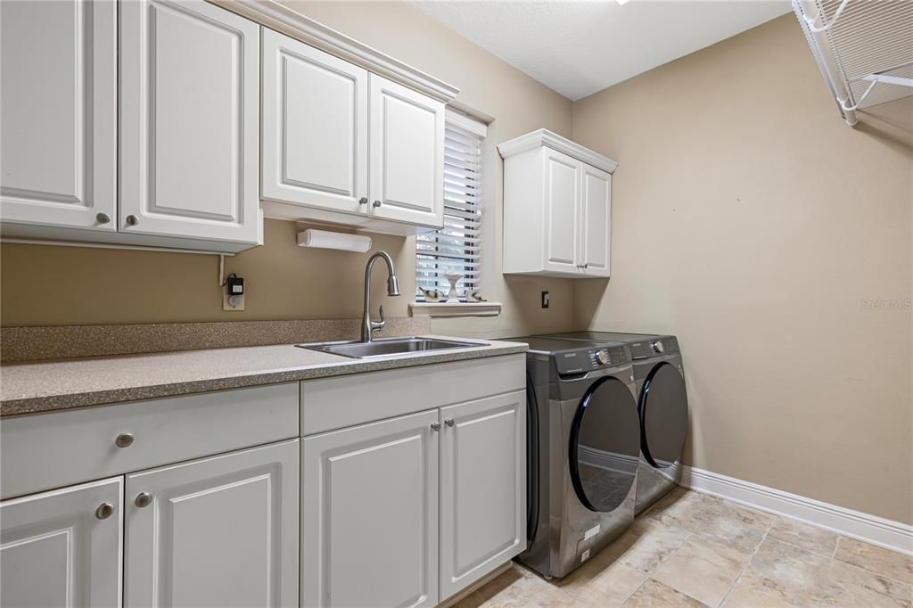For Sale: $1,095,000 (4 beds, 4 baths, 3398 Square Feet)