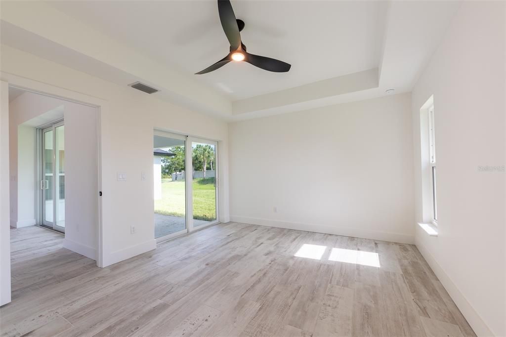 For Sale: $349,000 (3 beds, 2 baths, 1439 Square Feet)