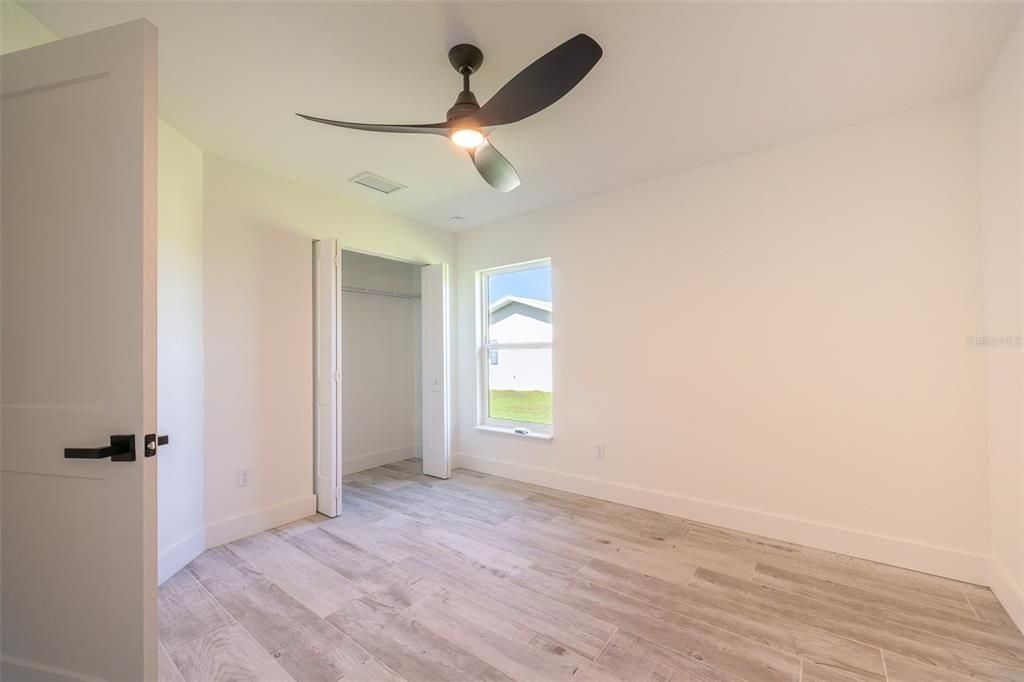 For Sale: $349,000 (3 beds, 2 baths, 1439 Square Feet)