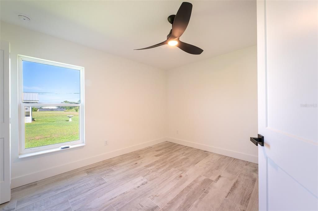 For Sale: $349,000 (3 beds, 2 baths, 1439 Square Feet)