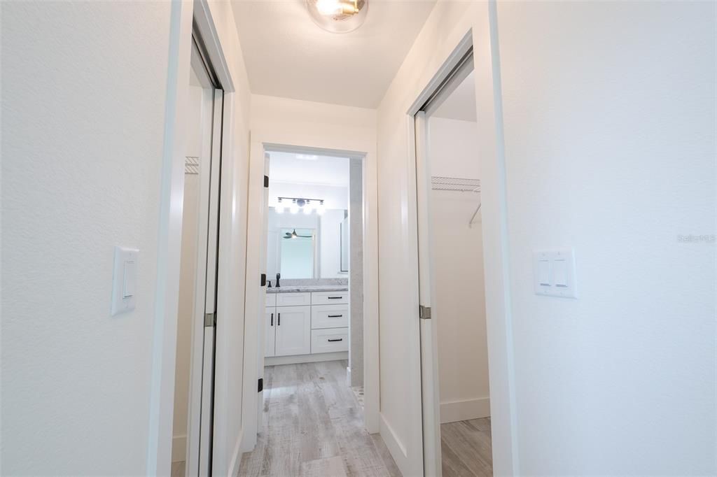 For Sale: $349,000 (3 beds, 2 baths, 1439 Square Feet)