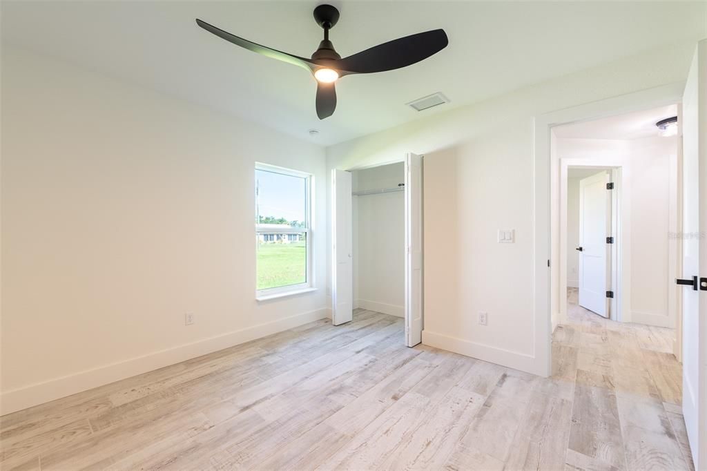 For Sale: $349,000 (3 beds, 2 baths, 1439 Square Feet)
