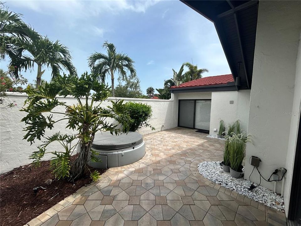 En Venta: $425,000 (2 camas, 2 baños, 1574 Pies cuadrados)