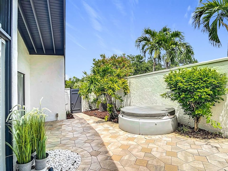 En Venta: $425,000 (2 camas, 2 baños, 1574 Pies cuadrados)